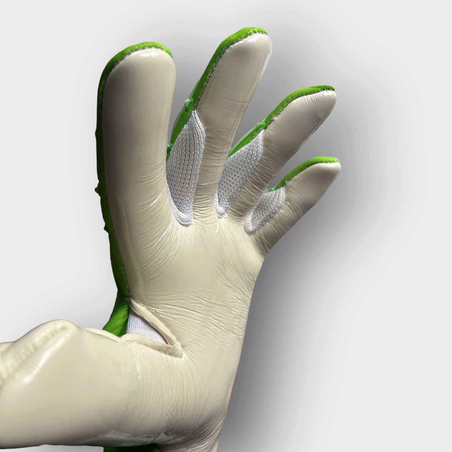 ENERGY 1.0 Pro Goalkeeper Gloves YOUTH
