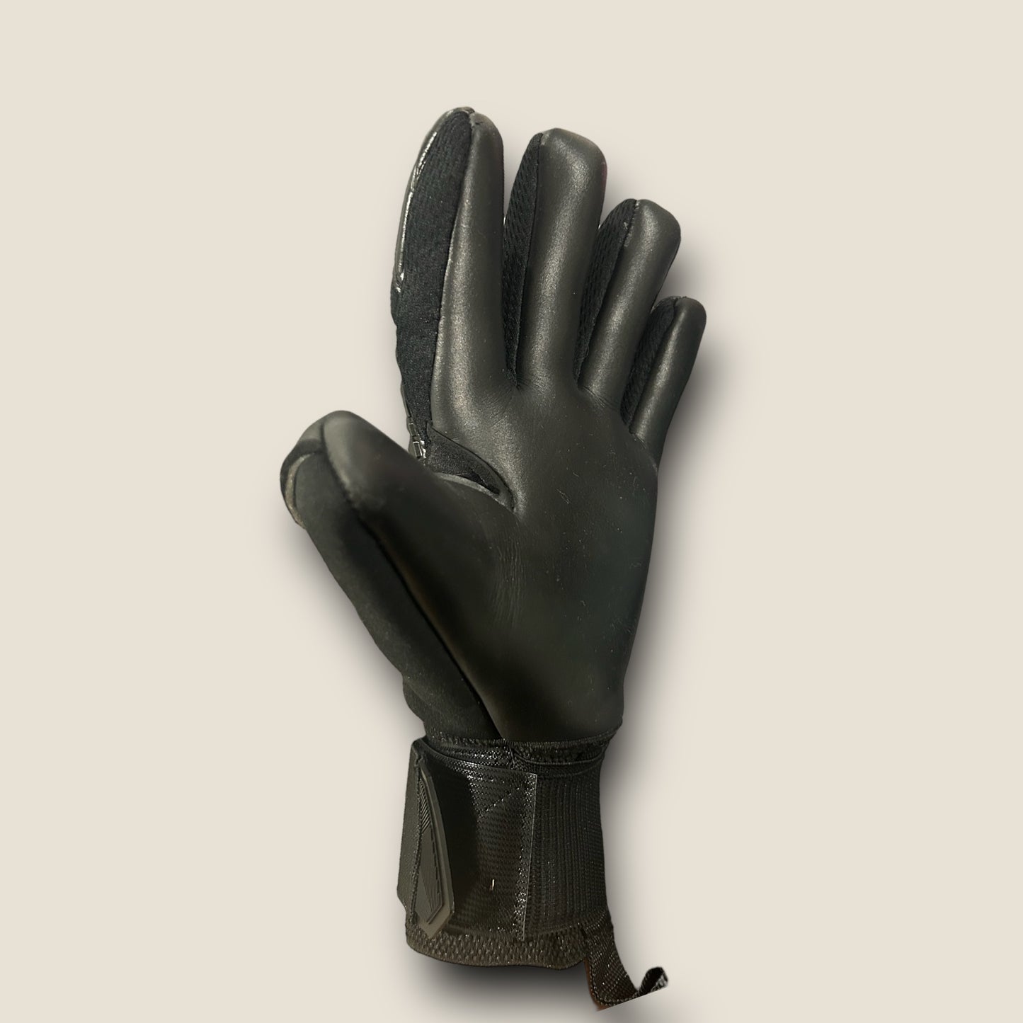 * YOUTH *Pro-Level Soccer Goalkeeping Gloves