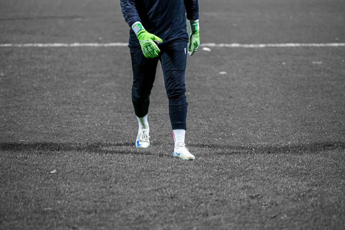 ORO Energy 1.0 Pro Goalkeeper Gloves – Viper Green Elite Youth