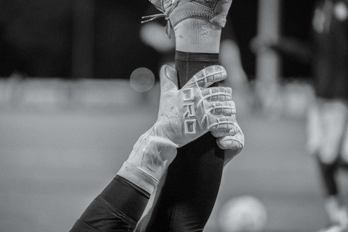 ORO Energy 1.0 Pro 'Whiteout' – Premium Knitted Match Gloves