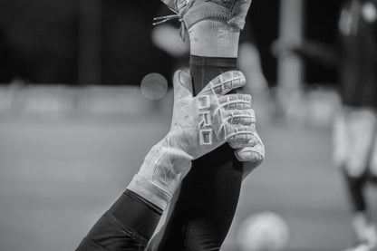 ORO Energy 1.0 Pro 'Whiteout' – Premium Knitted Match Gloves